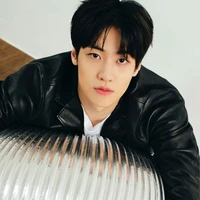 Lee SeungHyub_bạn anh