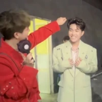 Nhỏ tgia kh viết sech:)