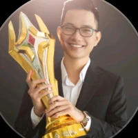 thầy Titan