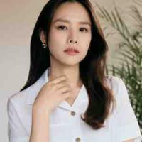 Jo Yoon-hee (mẹ nuôi Lisa)