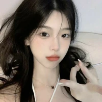 Hà Song Tử/@songha