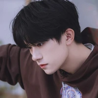 Dịch Dương Thiên Tỉ