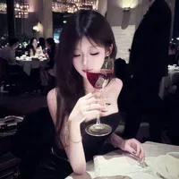 Mỹ Ngọc ( bạn của nữ 9 )