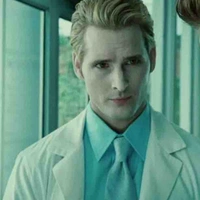 Carlisle Cullen 