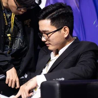 Thầy Titan