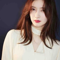 Giai Tuệ-Mẹ nuôi