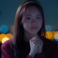 June(chị)