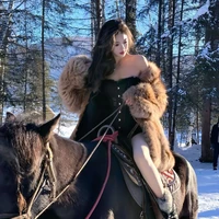 Yến Nữ Thúy Vy_Bạch Hỏa