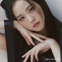 Kim Jisoo ( Gà xiên - Y )