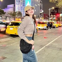 Praewa chuyền hai