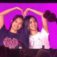 Con yêu của mẹ Jensoo