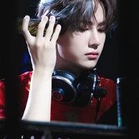 Nhất Bác, 22