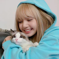 LaLisa Manobal [Cô Năm 18]