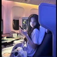 uyển gia hân( bạn thân nữ9)( sierf)