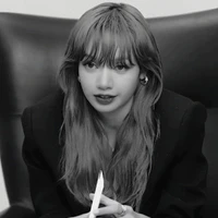 Lalisa Manobal (cô)