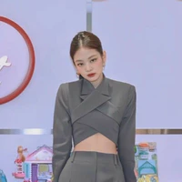 Kim Jennie (em)