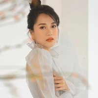 Lâm Vỹ Dạ ( Chị cô )