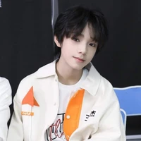Vương Lỗ Kiệt(B)