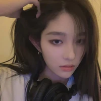 Vương Dịch - cô