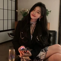 Lục Tuệ Ngọc Giai_gluai