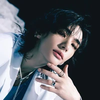 hwang hyunjin