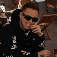 Bùi Thế Anh-Andree Right Hand-