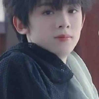 Hàng 8 tuổi