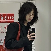 Tử Nhàn Hy ( chị )