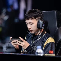 Phạm Vũ Hoài Nam/Rin_SGP Red