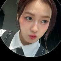 Love(chị cô)