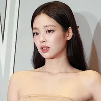 Kim Jennie (Em)