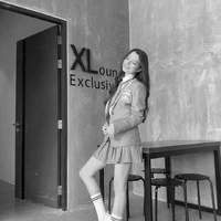 Becky (17 tuổi)