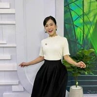 Lâm Vỹ Dạ ( chị )