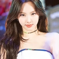 Nayeon (con gái mẹ kế)