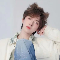 Hạ Tuấn Lâm_cậu