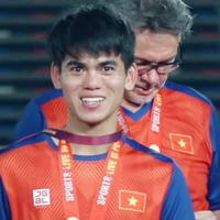 Khuất Văn Khang