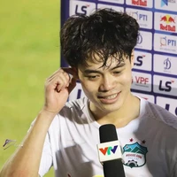 nhỏ này bị khùng