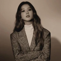 𝐊𝐢𝐦 𝐓𝐫𝐢́ 𝐓𝐮́ (𝐘)