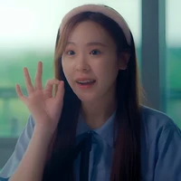 June(chị)
