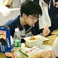 Việt Hoàng
