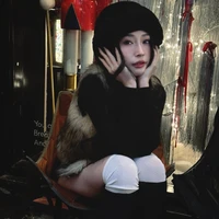 KHỔNG TÚ QUỲNH