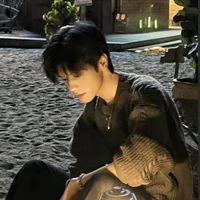 Lục dĩ hiên (na9)