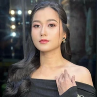 Vỹ Dạ (mẹ Jun)