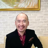 Tiến Luật (ba Ngân)