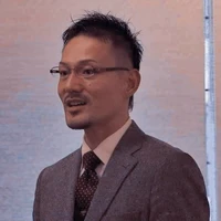thầy hiệu trưởng(Tiến)