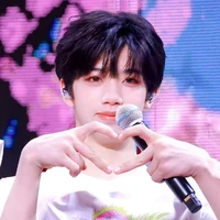 Trương Hàm Thụy ( em )