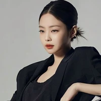 Jennie Kim [ Em ]
