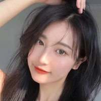 Thư ( chị gái Hùng )