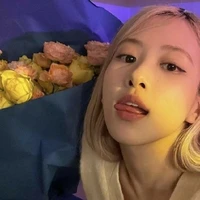 park chaeyoung -cô