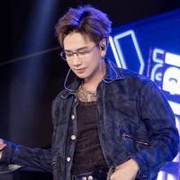 Lou Hoàng